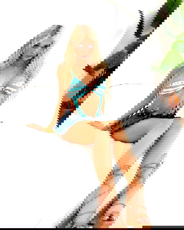 emxllouise2 image ~ Altpins