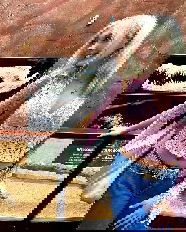 emxllouise2 image ~ Altpins