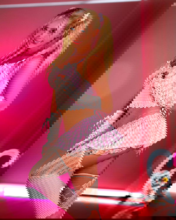 emxllouise2 image ~ Altpins