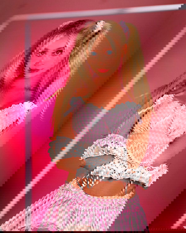 emxllouise2 image ~ Altpins