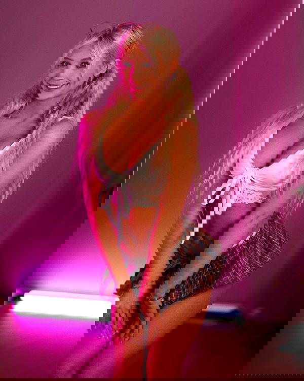 emxllouise2 image ~ Altpins