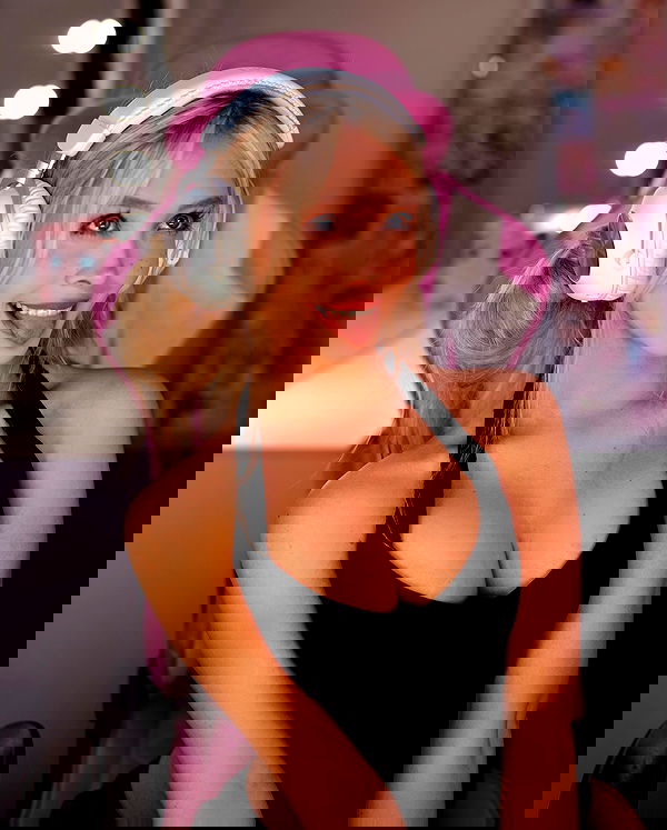 emxllouise2 image ~ Altpins