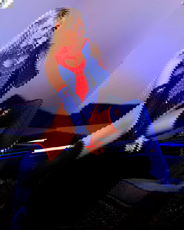 emxllouise2 image ~ Altpins