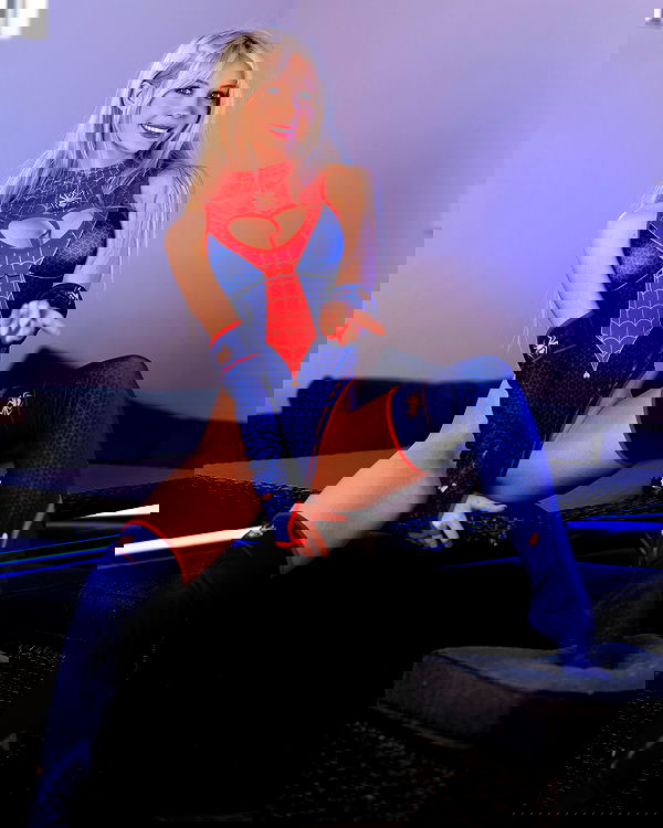 emxllouise2 image ~ Altpins