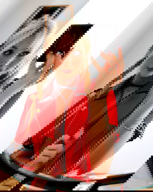 emxllouise2 image ~ Altpins