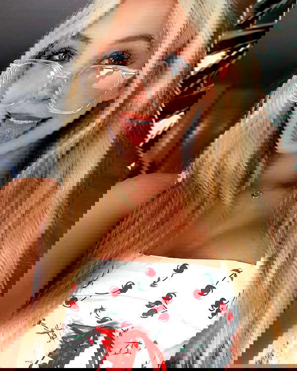 emxllouise2 image ~ Altpins