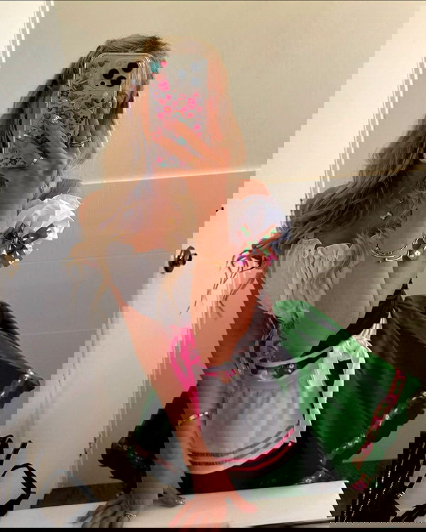 emxllouise2 image ~ Altpins