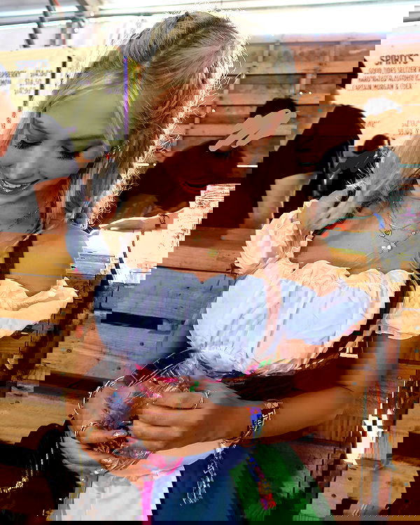 emxllouise2 image ~ Altpins