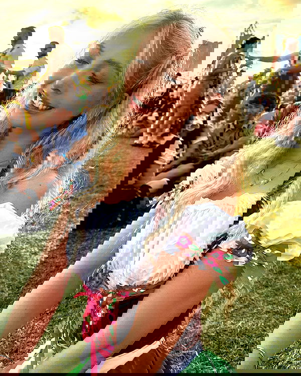 emxllouise2 image ~ Altpins