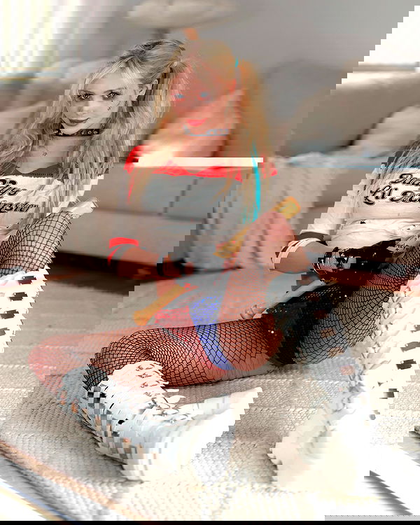 emxllouise2 image ~ Altpins