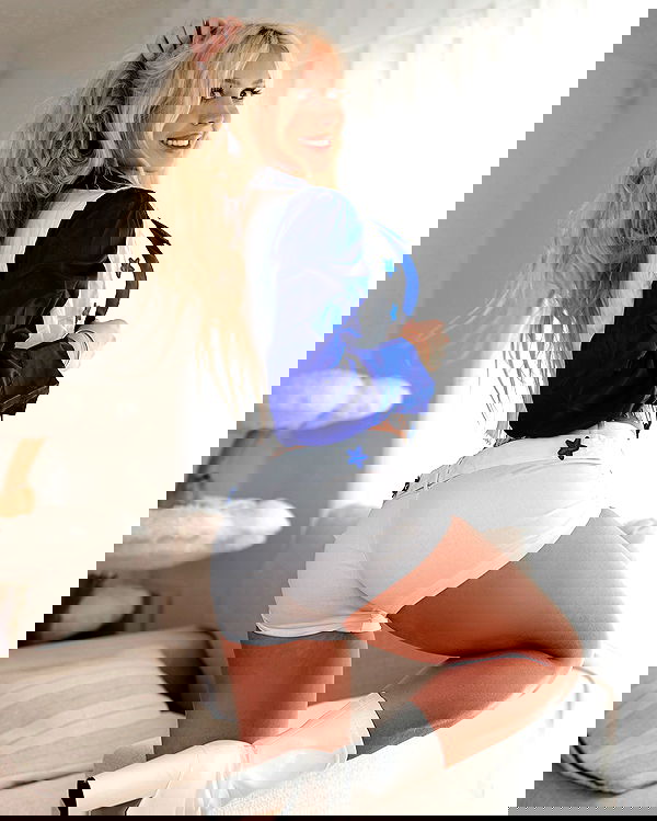 emxllouise2 image ~ Altpins