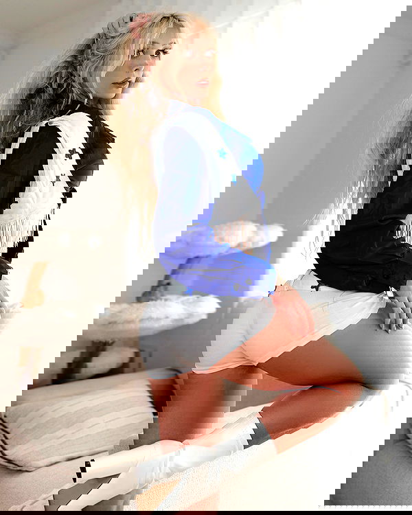 emxllouise2 image ~ Altpins