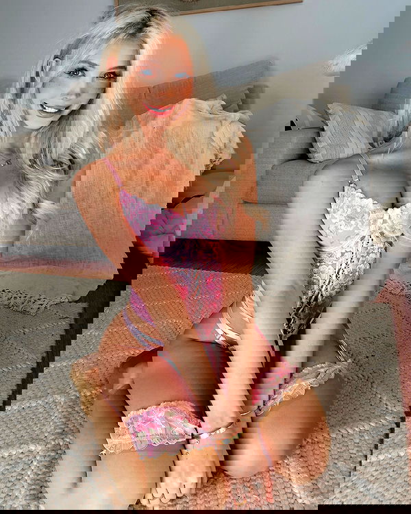 emxllouise2 image ~ Altpins