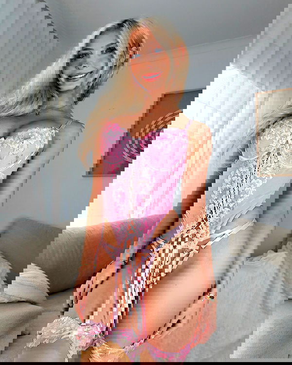 emxllouise2 image ~ Altpins