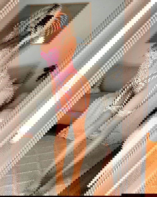 emxllouise2 image ~ Altpins