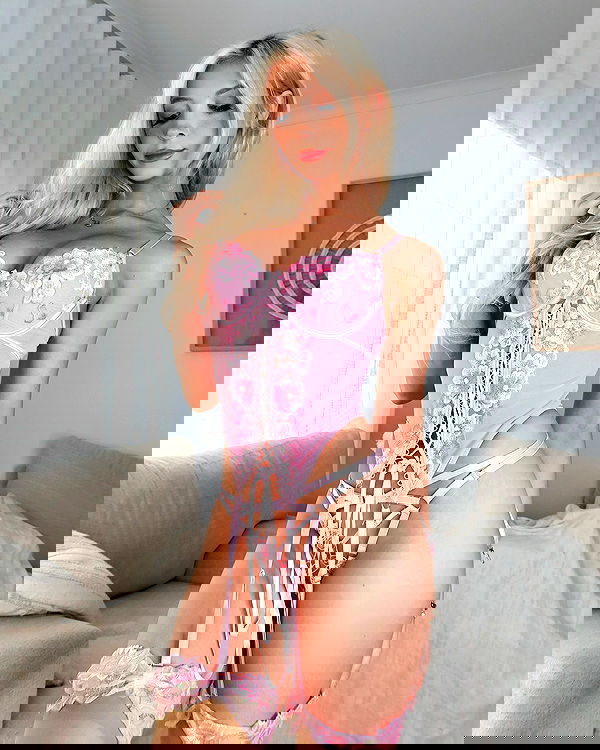 emxllouise2 image ~ Altpins