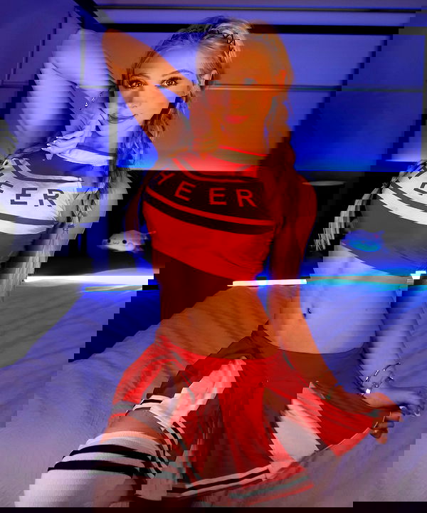 emxllouise2 image ~ Altpins