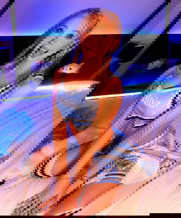 emxllouise2 image ~ Altpins