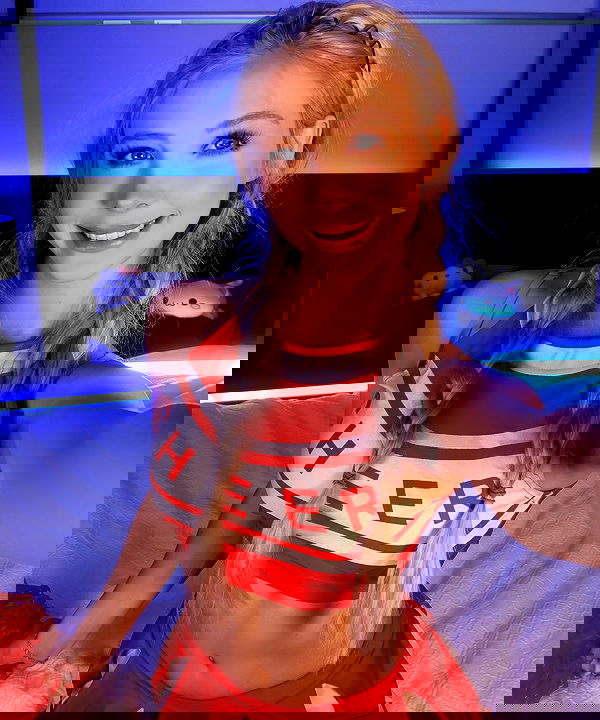 emxllouise2 image ~ Altpins