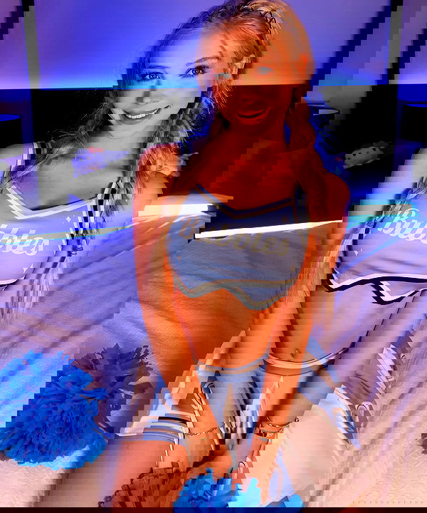 emxllouise2 image ~ Altpins