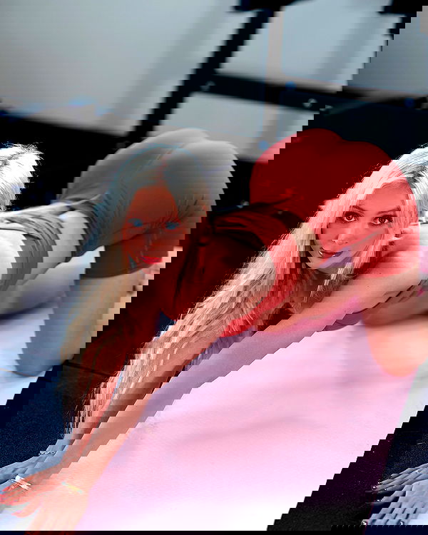 emxllouise2 image ~ Altpins