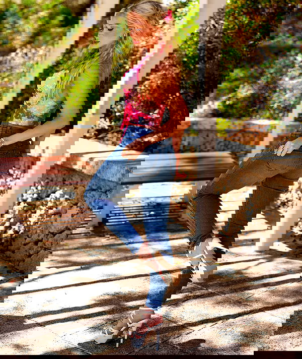 emxllouise2 image ~ Altpins