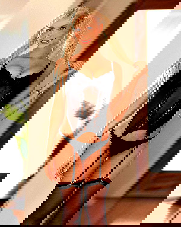 emxllouise2 image ~ Altpins