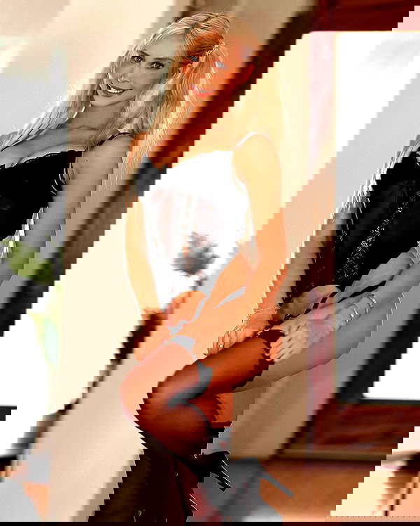 emxllouise2 image ~ Altpins