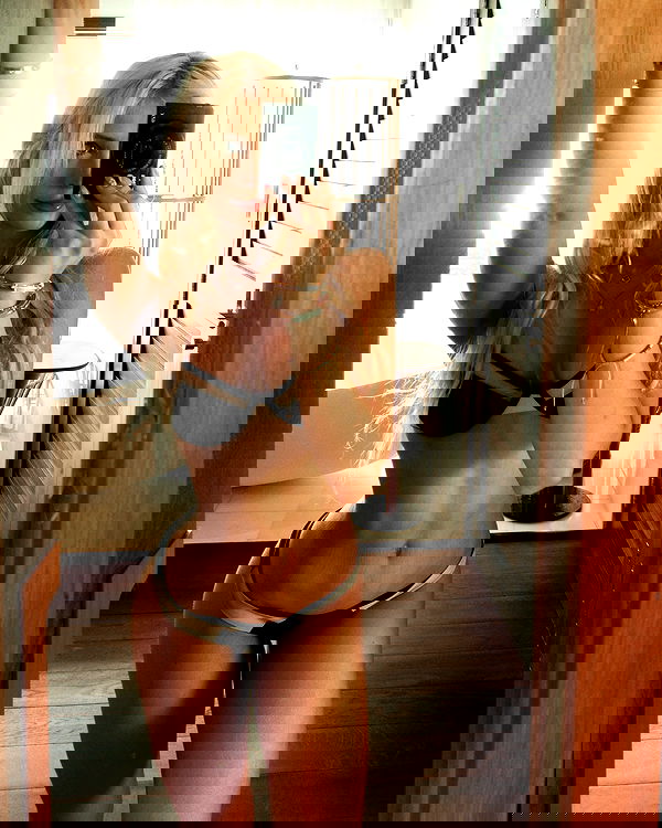 emxllouise2 image ~ Altpins