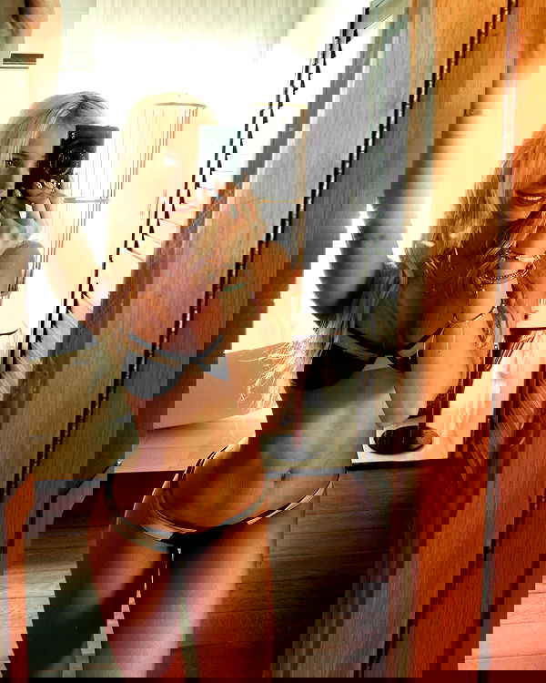 emxllouise2 image ~ Altpins