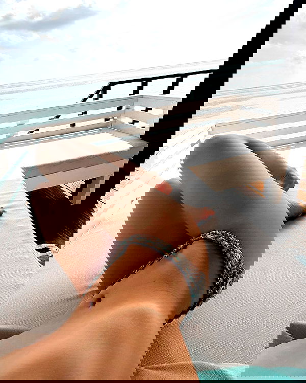 emxllouise2 image ~ Altpins