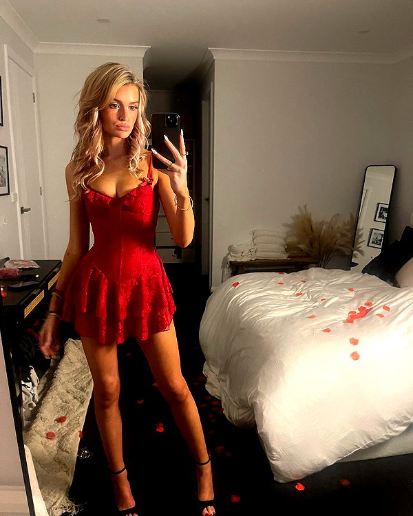 ericarenaexo ericarenaexo archive image