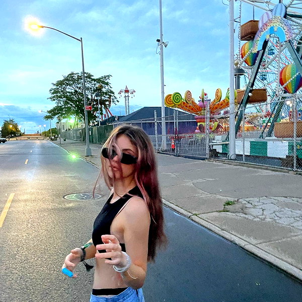 eva.kaplann instagram image archive image