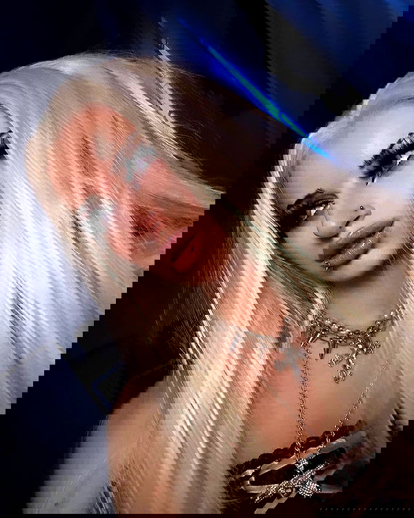 evameganosova image ~ Altpins