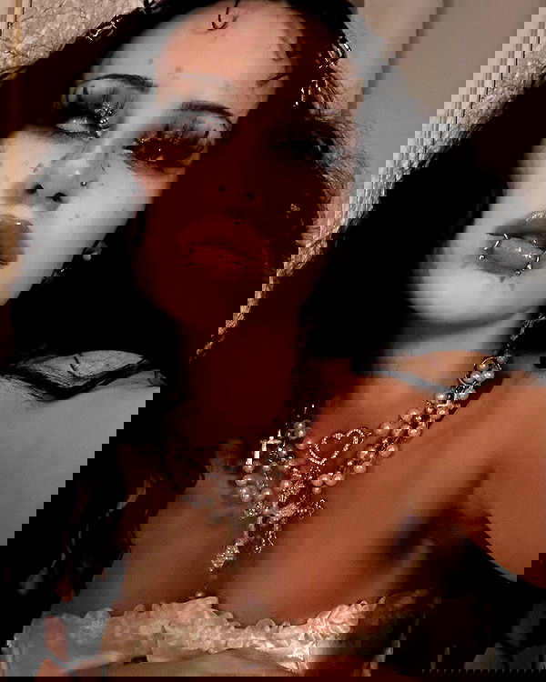 evameganosova image ~ Altpins