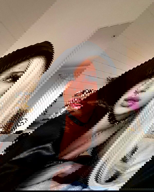 evameganosova image ~ Altpins