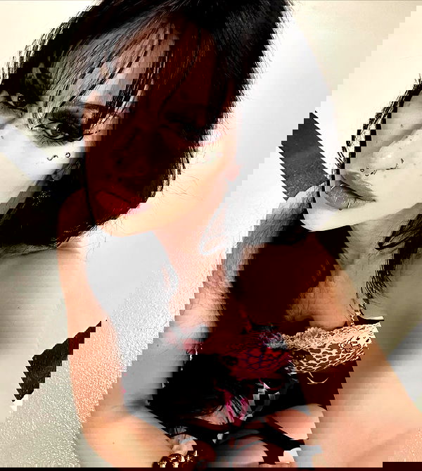 evameganosova image ~ Altpins