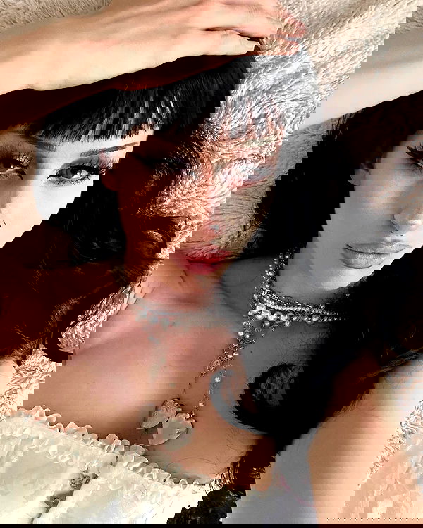 evameganosova image ~ Altpins