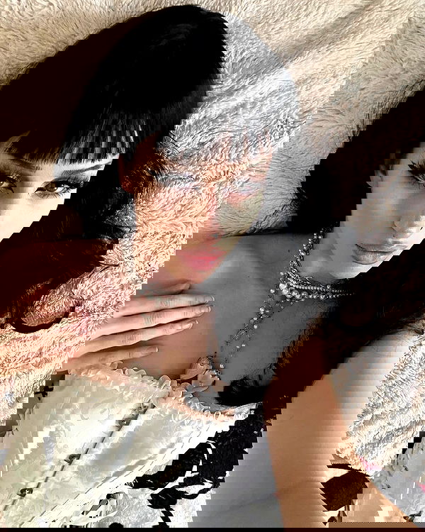 evameganosova image ~ Altpins