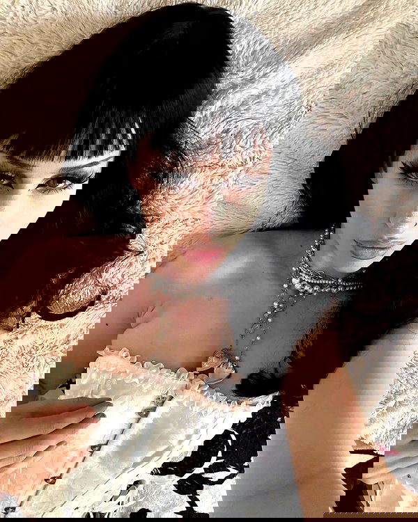 evameganosova image ~ Altpins