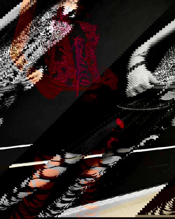 evameganosova image ~ Altpins