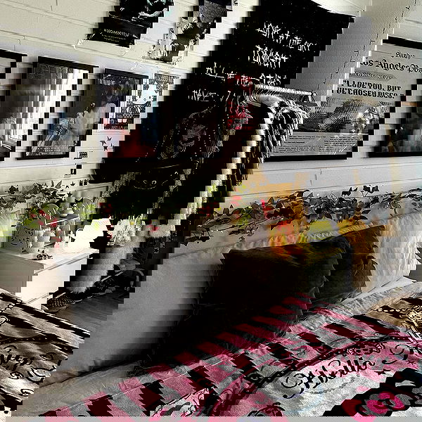 evameganosova image ~ Altpins