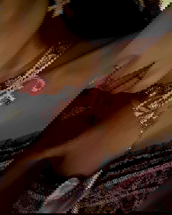 evameganosova image ~ Altpins