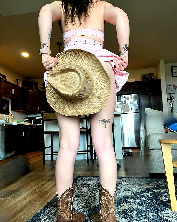 evie.eienni instagram image archive image