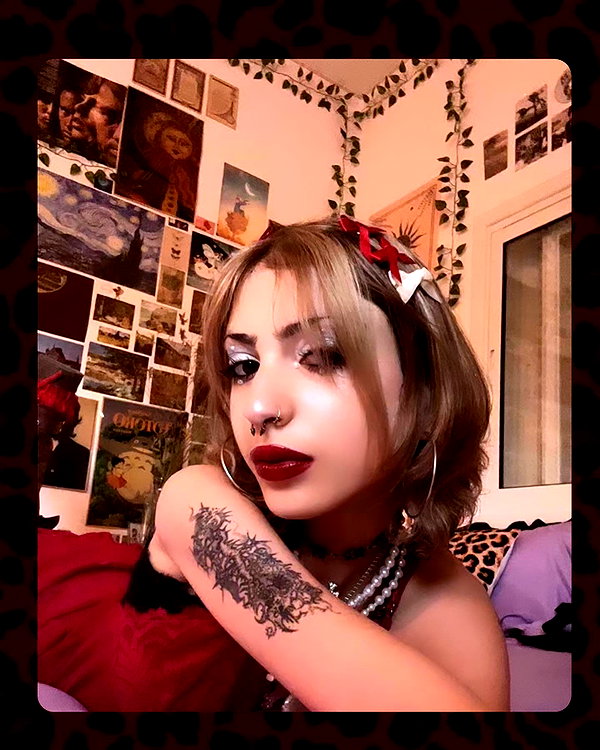femme.fatale_8 femme.fatale_8 archive image