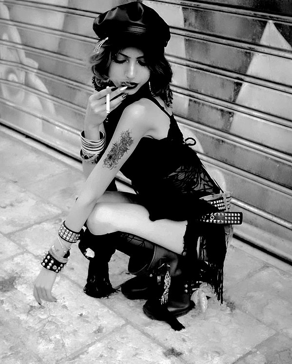 femme.fatale_8 femme.fatale_8 archive image
