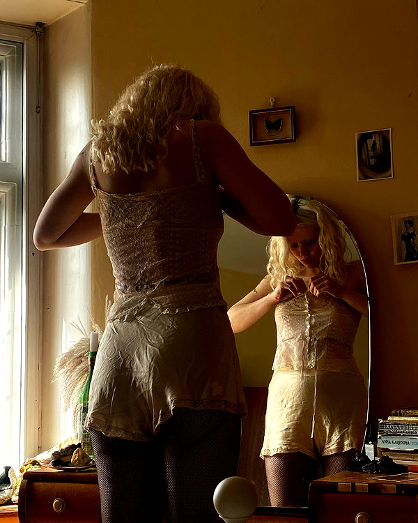 florenceros.e instagram image archive image