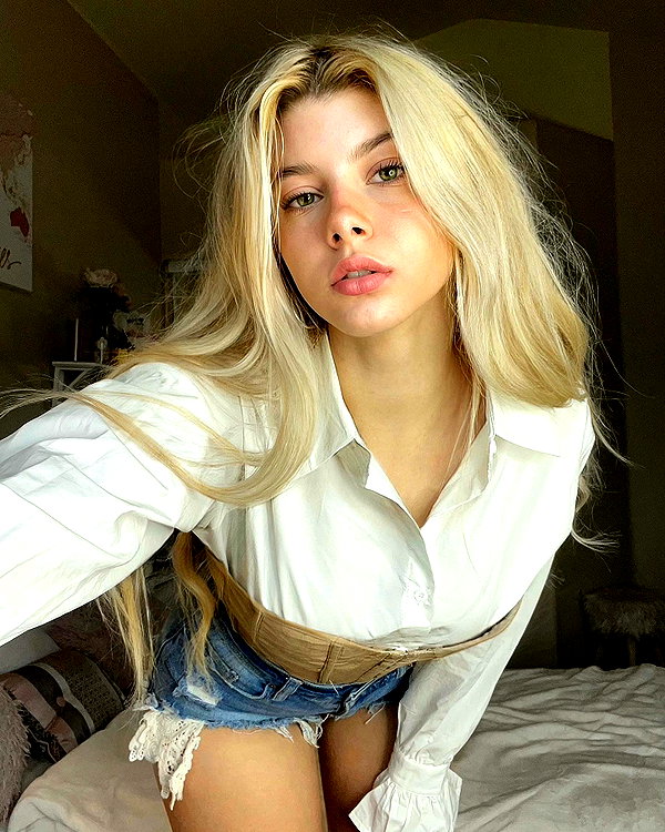 gabiciamp instagram image archive image