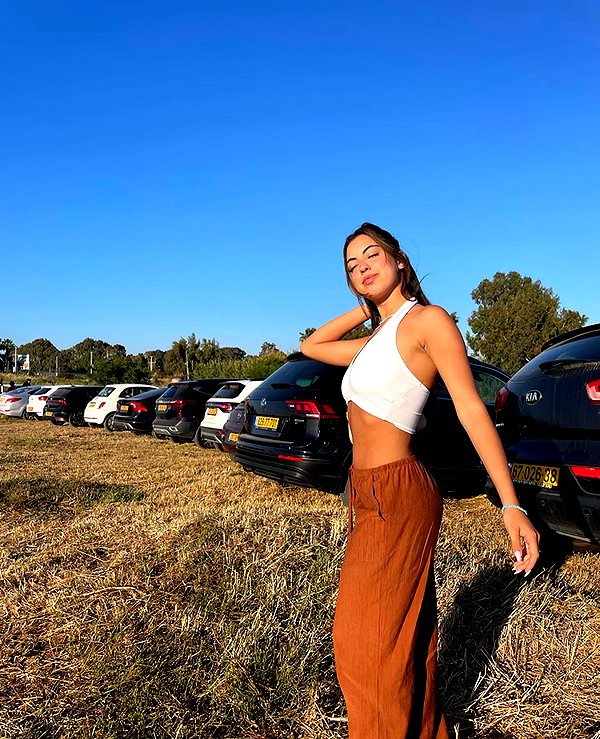 gal_laniado instagram image archive image