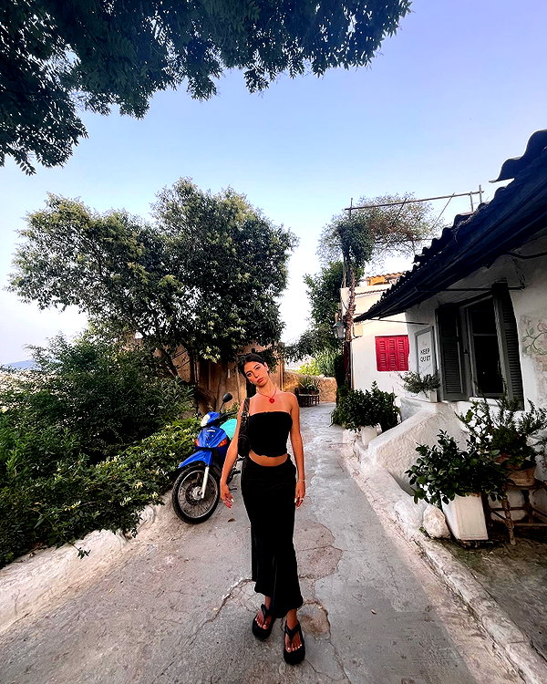 gal_laniado instagram image archive image